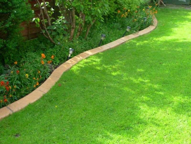 Examples of our previous Lawn Edging, Driveway Edging and Commercial